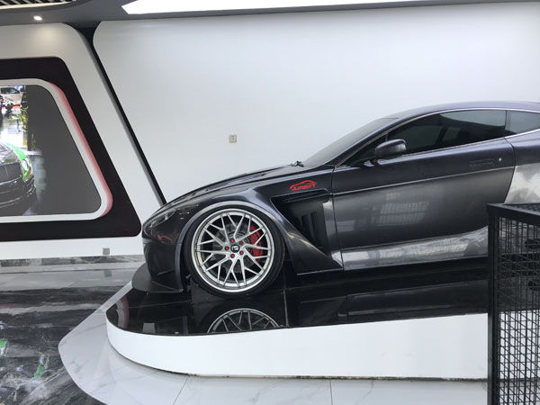 Aston Martin V12 Vantage GT3 AirRide (1).jpg